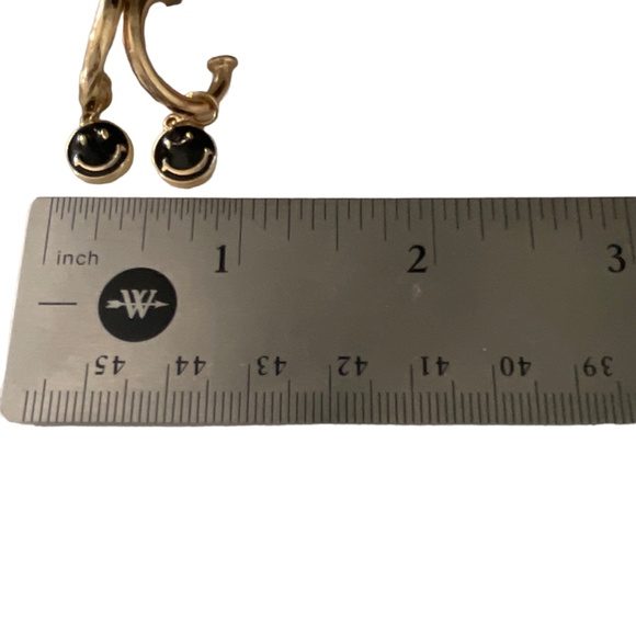 New SMILE 😃 Earrings Gold Tone Hoops - Picture 3 of 5